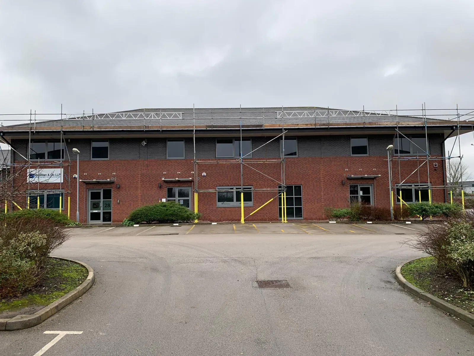 Full scaffold wrap on an office building
